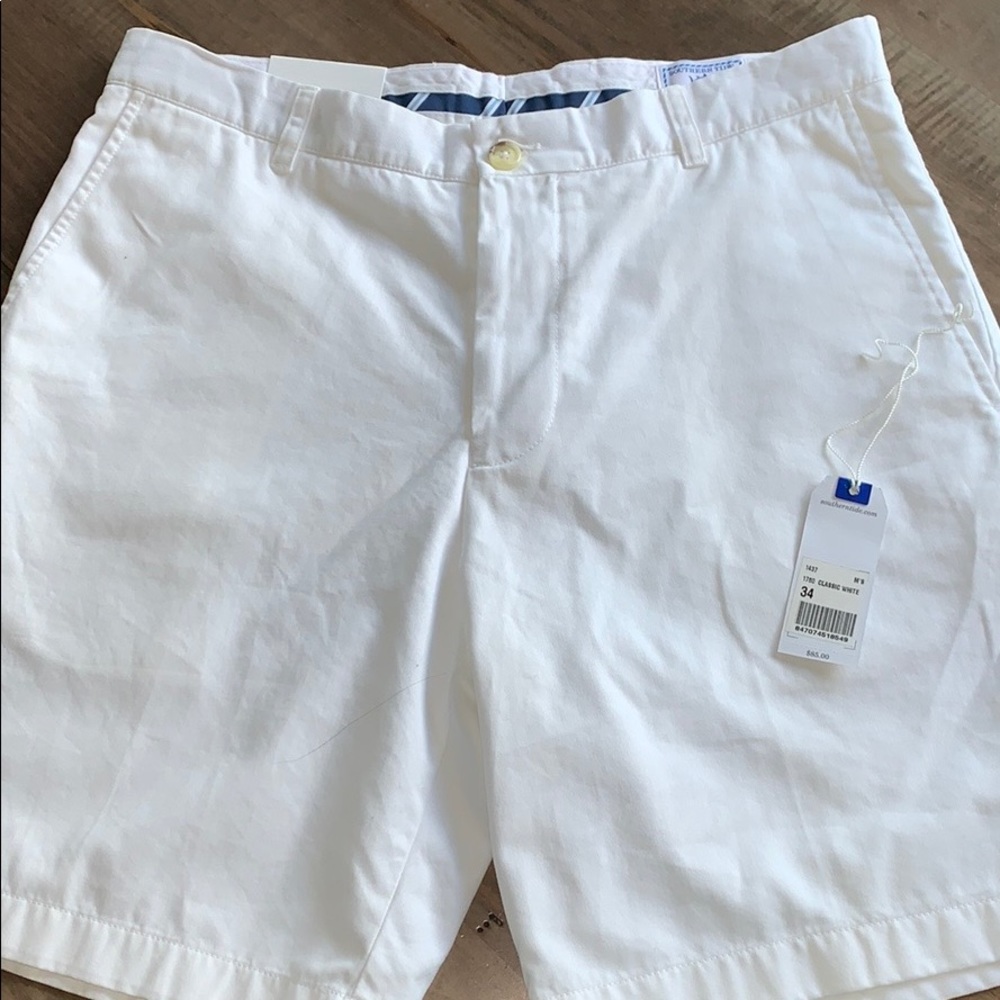 Vineyard vine classic white mens shorts